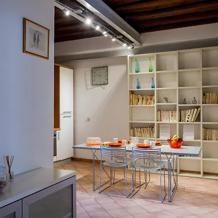Pantheon Charming 2-bed In Heart Of Apartment *
