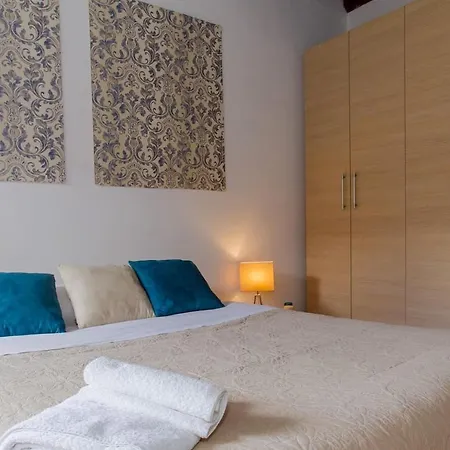 Pantheon Charming 2-bed In Heart Of דירה *