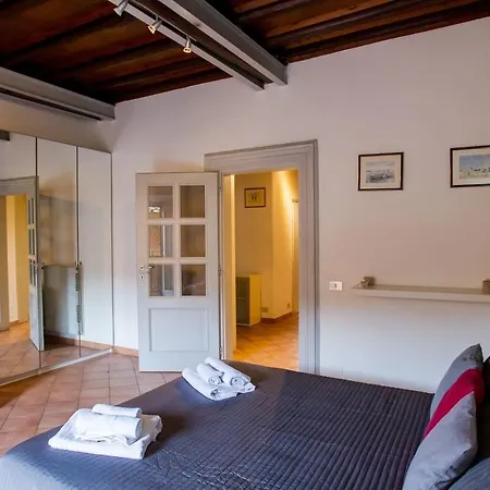 Pantheon Charming 2-bed In Heart Of דירה *