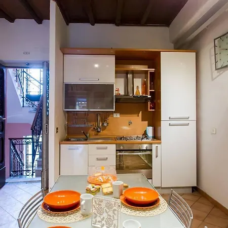 Pantheon Charming 2-bed In Heart Of דירה